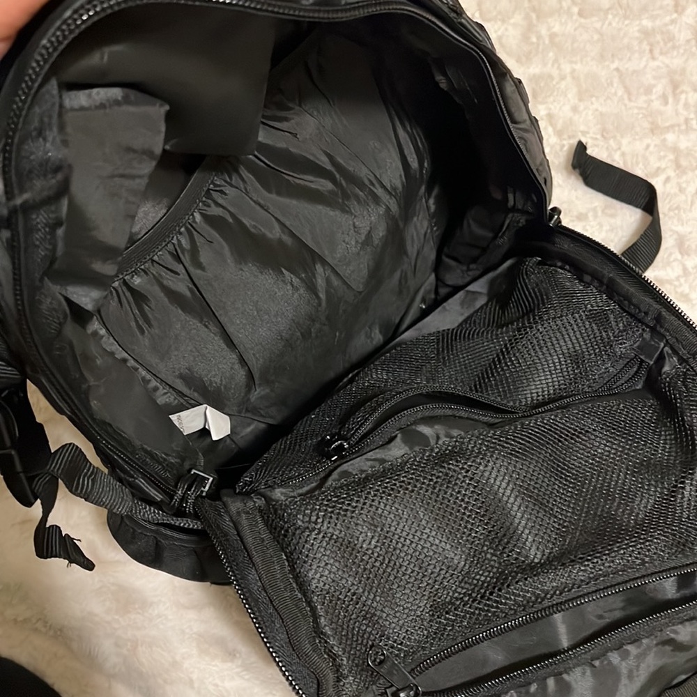 Backpack - Picture 3 of 6
